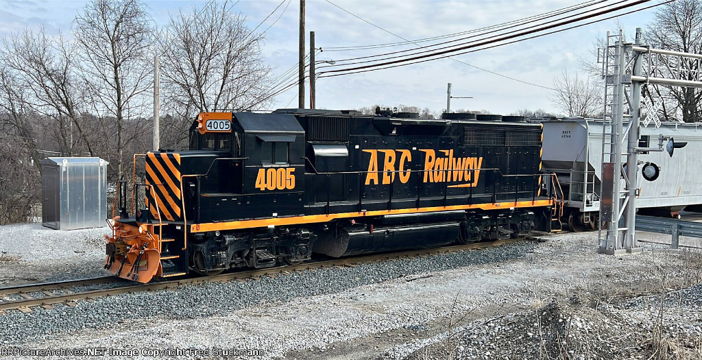 AB 4005 has cars for Brittain Yard.